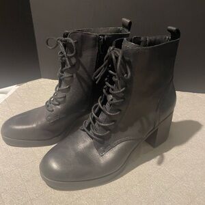 Sole society boots 9.5